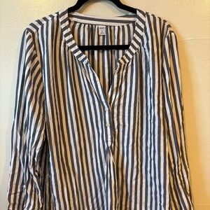 White & blue stripped old navy long sleeve
